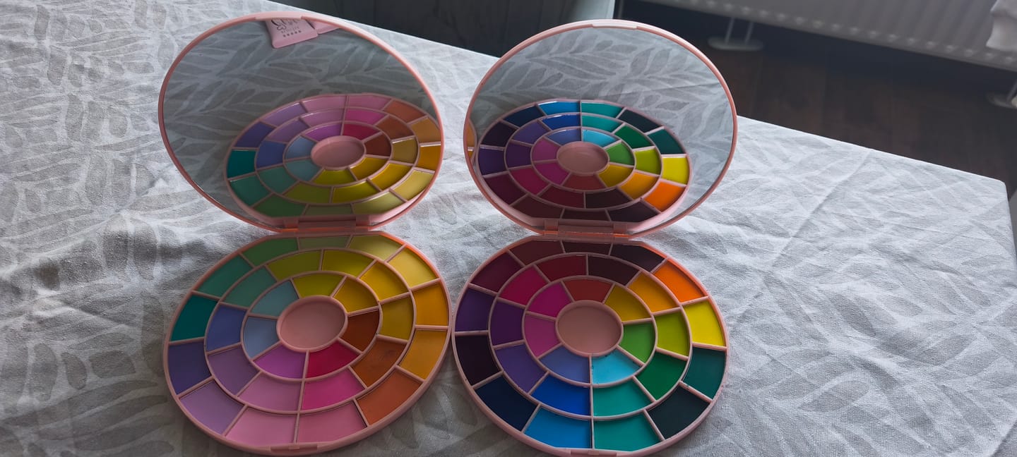 Customer photo review of P. Louise Off The Record Eyeliner Palette