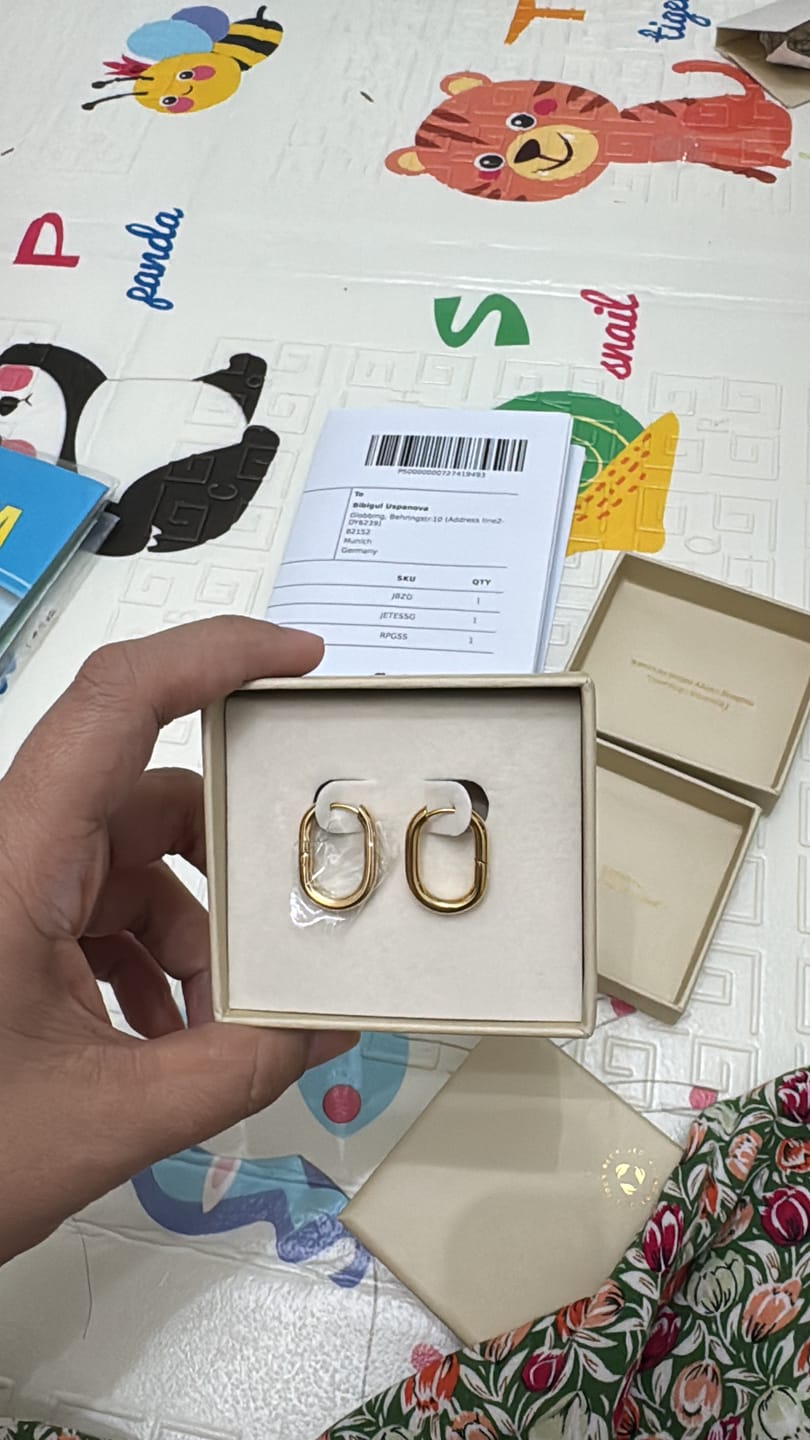 Customer photo review of Tess Earrings
