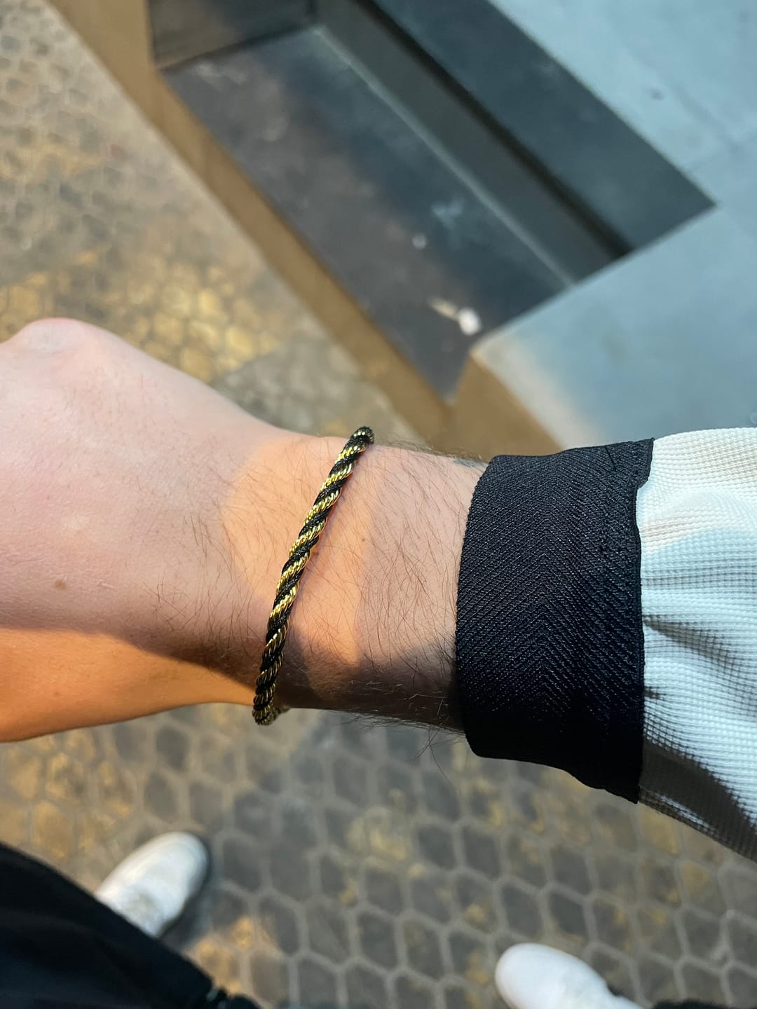 Customer photo review of TWISTED ROPE BRACELET - GOLD (4𝘮𝘮)