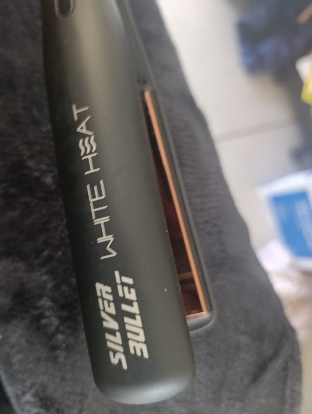 Customer photo review of Silver Bullet White Heat 25mm Gold Plate Titanium Straightener 130-230°C