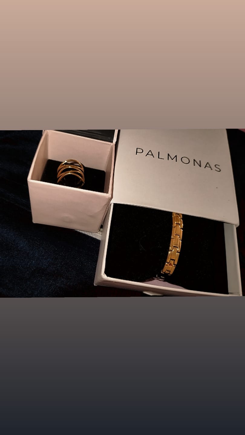 Customer photo review of Layered Opening Gold Ring