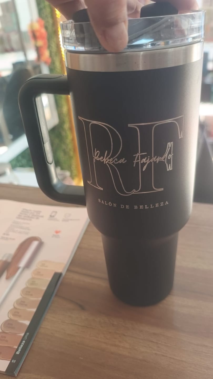 Customer photo review of Termo Taza de Viaje 40 oz - Personalizar