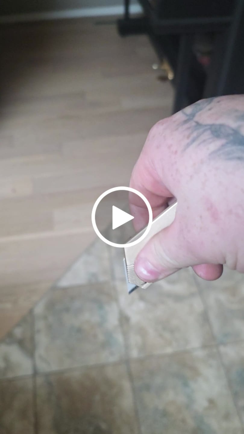 Customer video review of 🌟Fall Sale🌟 PICHI G9 Utility Knife (Titanium/Brass)
