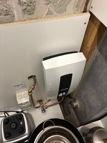 Customer photo review of Stiebel Eltron DHCE8/60 Electric Instantaneous Water Heater 9.5kW Single Phase 60 Degrees