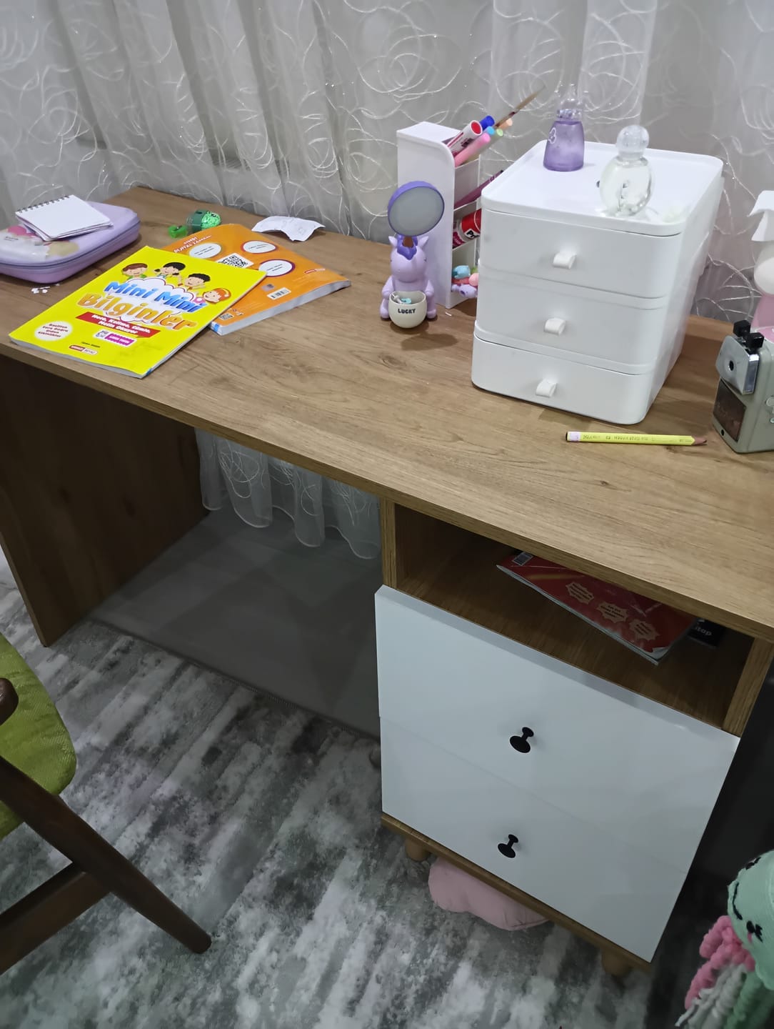 Customer photo review of Rani HA109 Çekmeceli Çalışma Ofis Bilgisayar Masası Sepet Ceviz - Beyaz