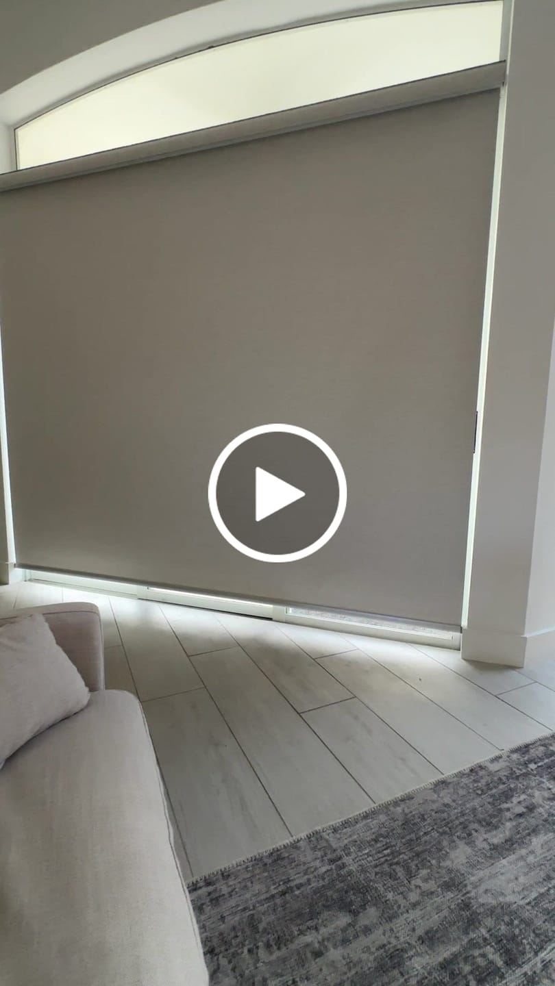 Customer video review of SmartWings Motorized Roller Shades 100% Blackout Linen