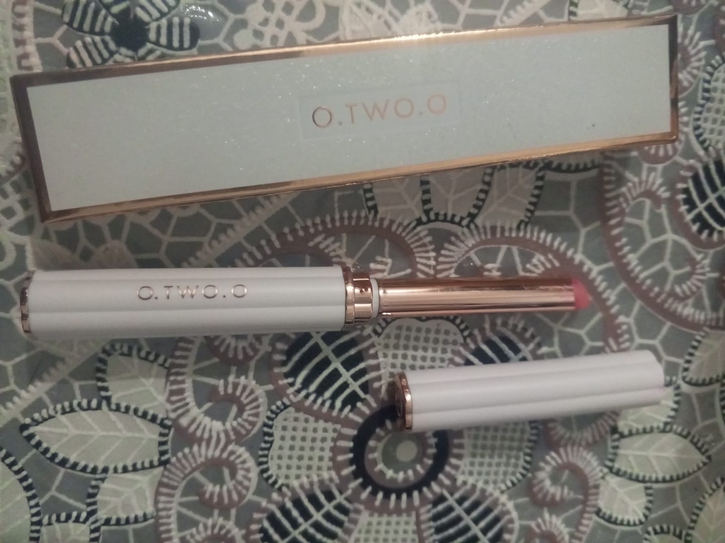 Customer photo review of O.TWO.O MOIST COLOR CHANGING LIP BALM