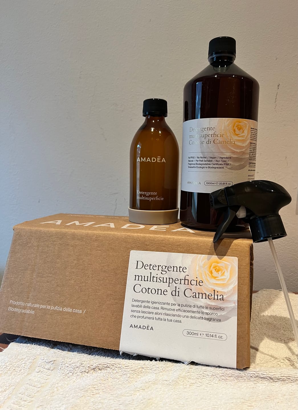 Customer photo review of Kit Detergente multisuperficie "Cotone di Camelia" 300ml + 1 Litro