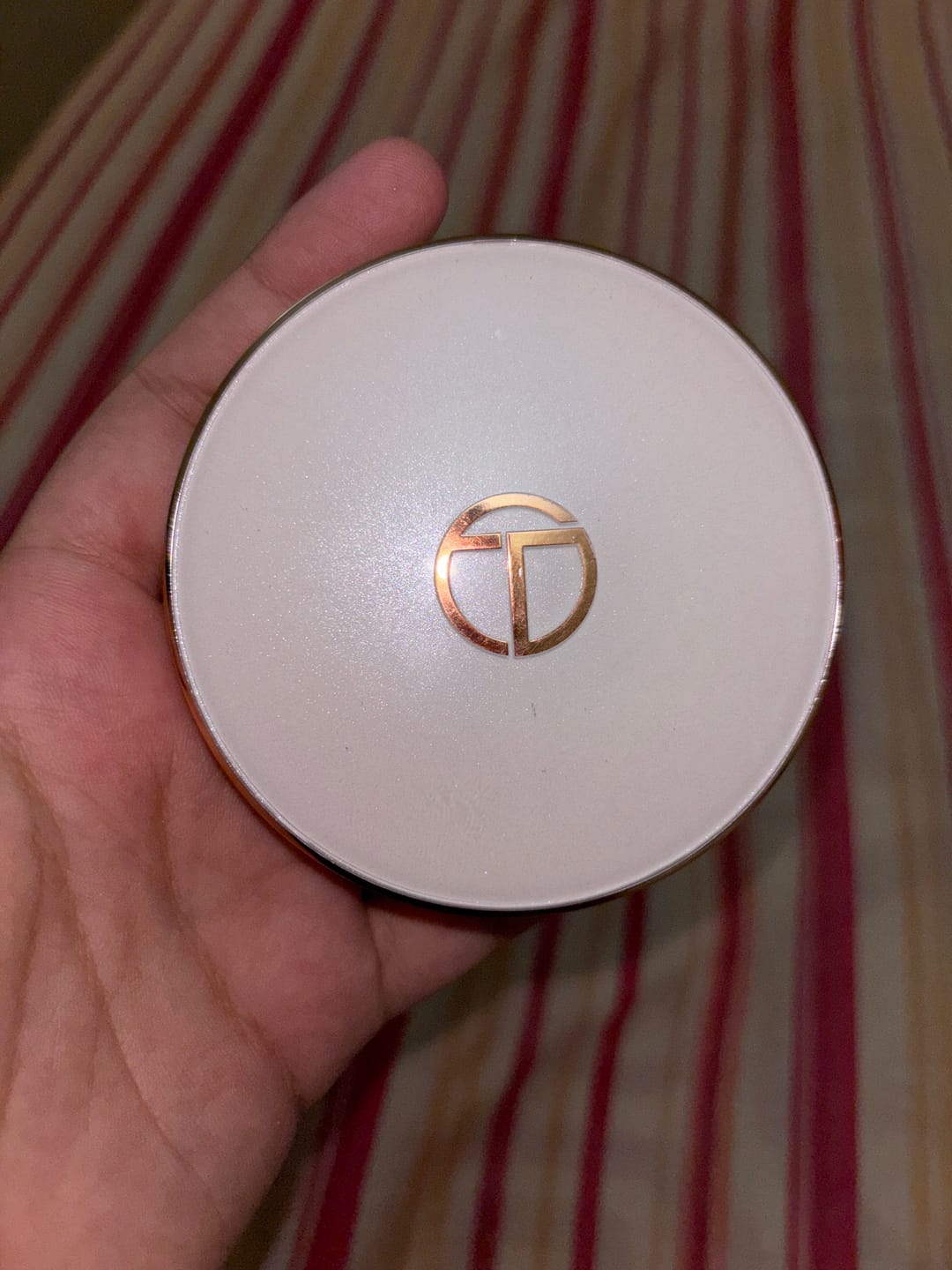 Customer photo review of O.TWO.O SILKY AND MOISTURIZING SETTING POWDER