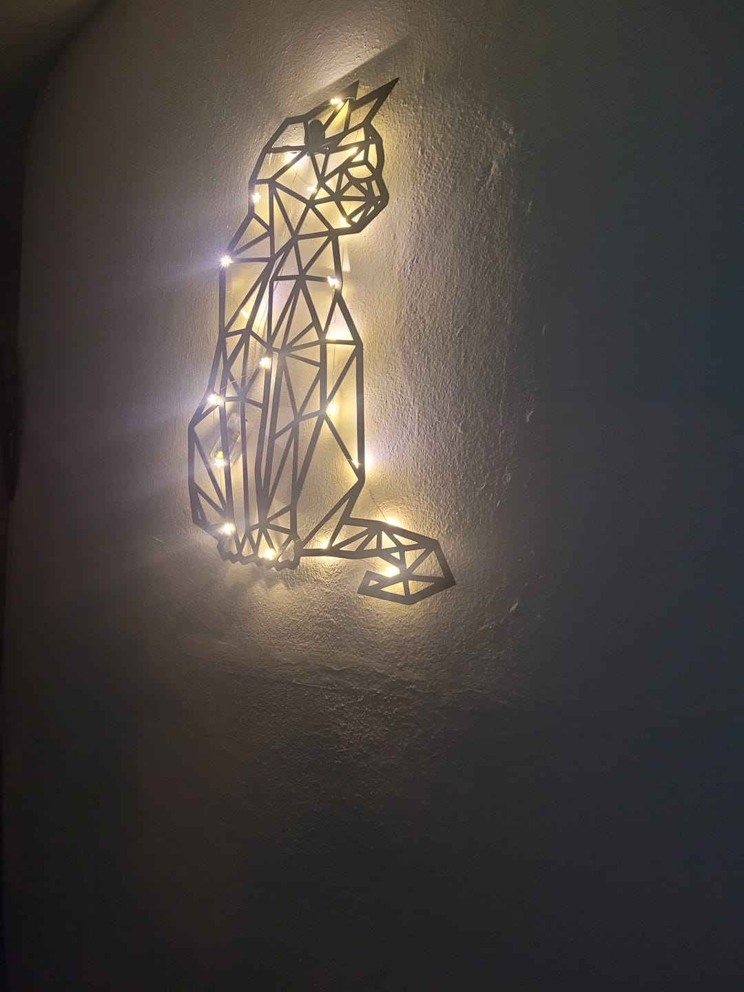 Customer photo review of Geometrik Kedi Metal Duvar Dekoru