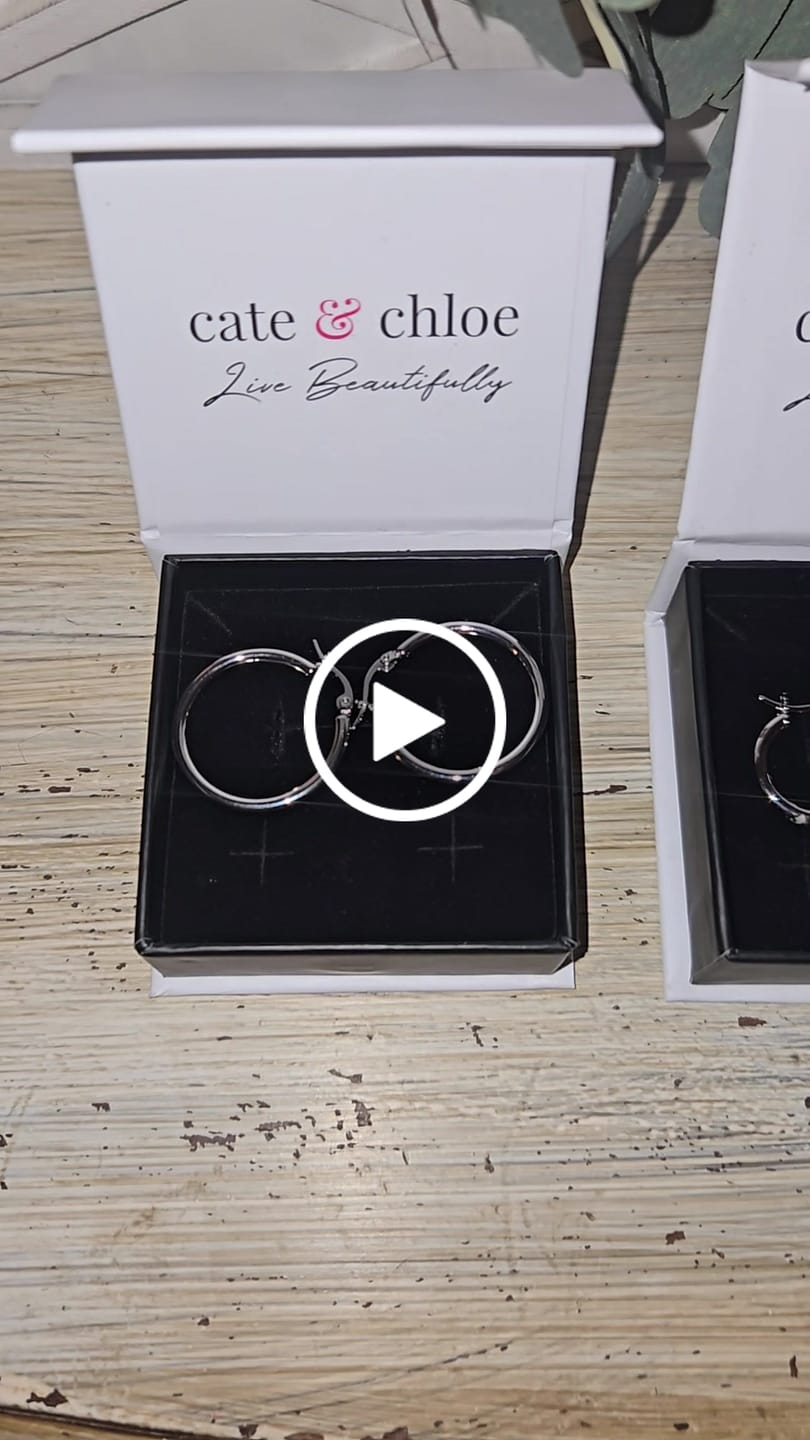 Customer video review of Amy 18k White Gold Plated 20mm/30mm Hoop Earrings