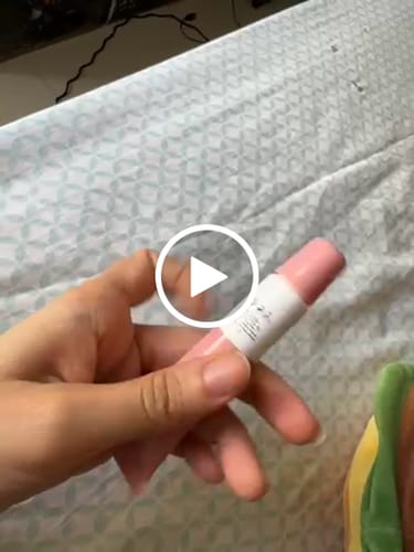 Customer video review of LIP BALM - HIDRATANTE PARA LABIOS