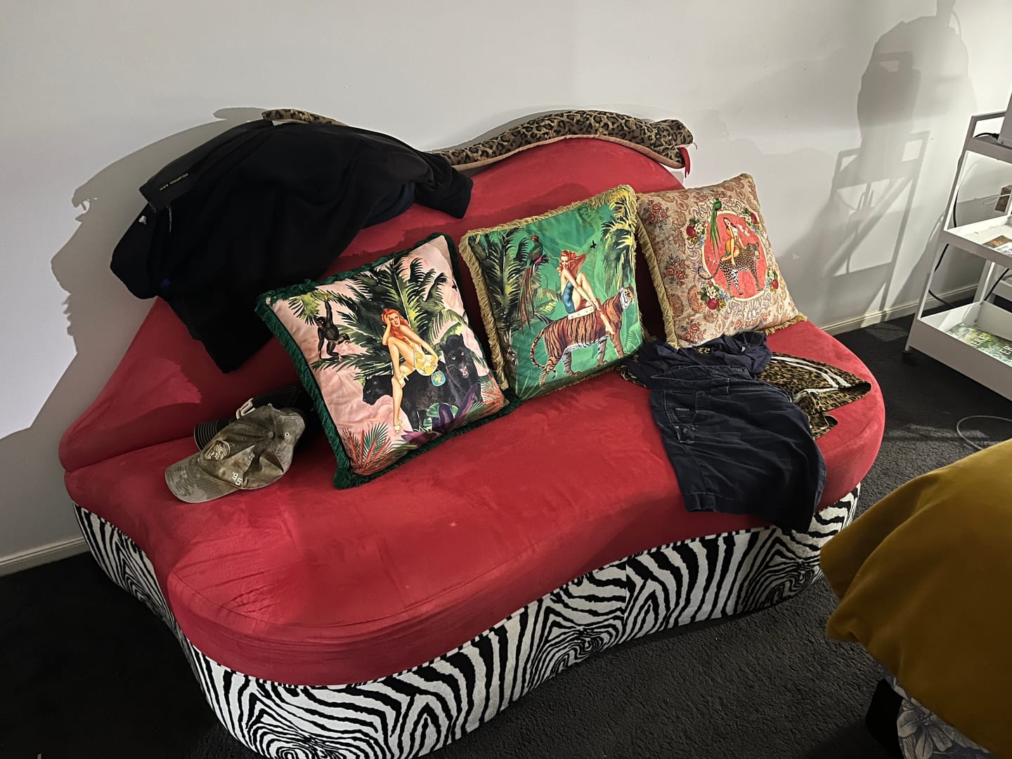 Customer photo review of Queen K Vintage Jungle Green Cushion with Fringe Trim