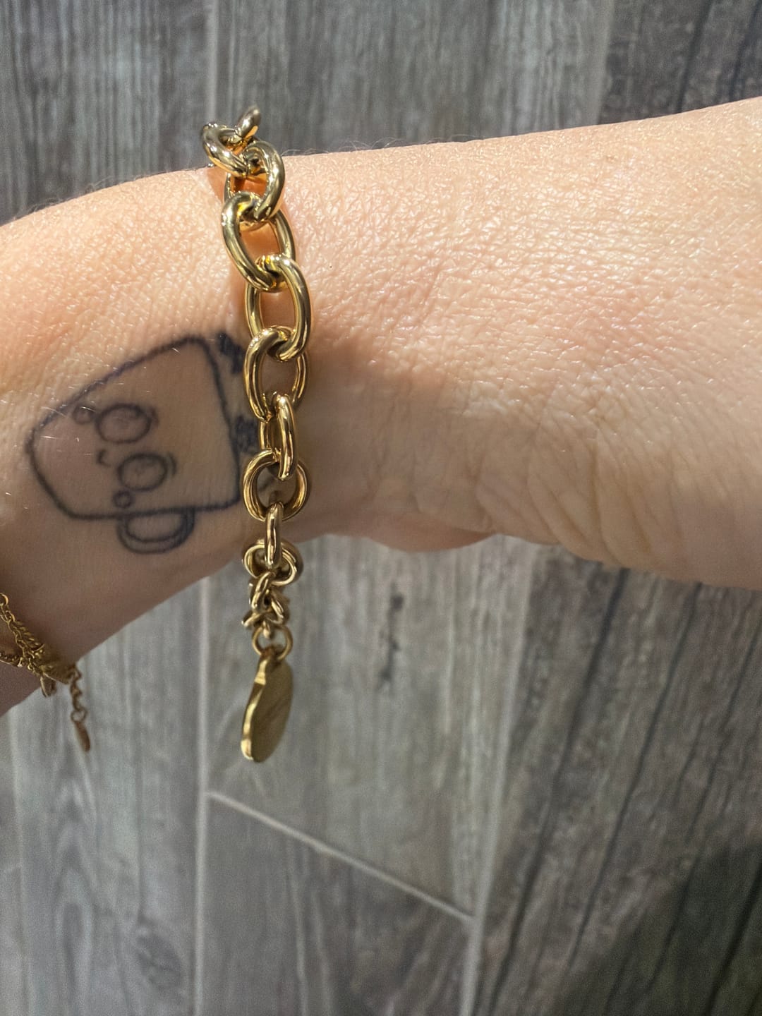 Customer photo review of Engravable Classic Chunky Disc Bracelet