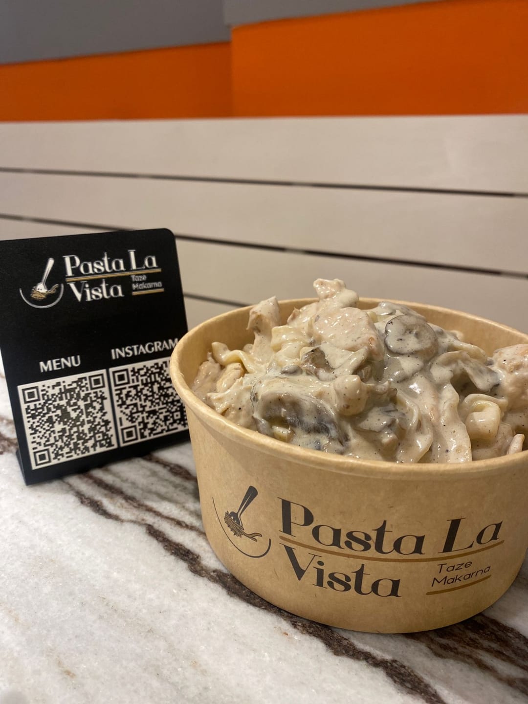 Customer photo review of Metal QR Menü Standı