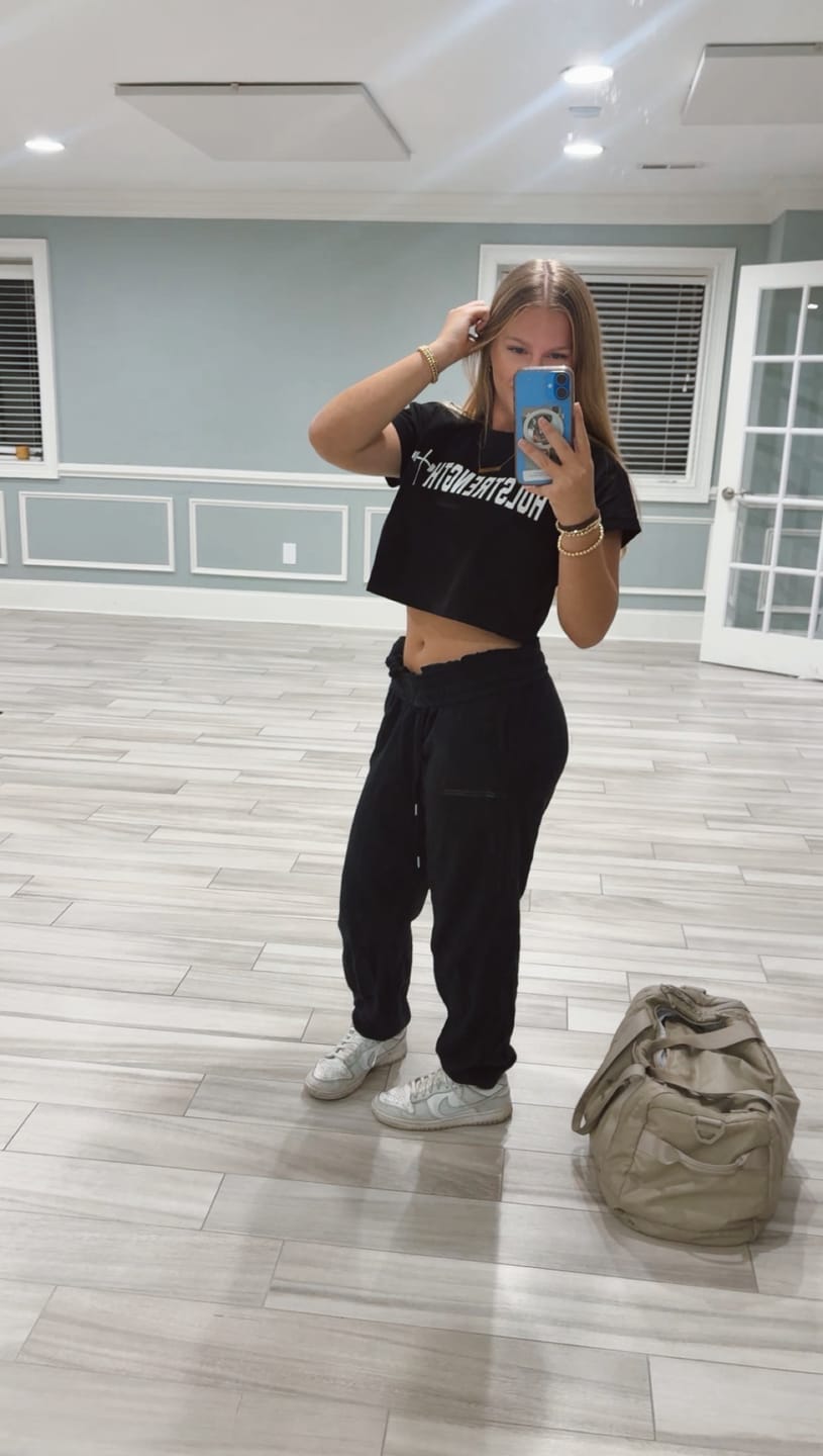 Customer photo review of Essential Crop Tee