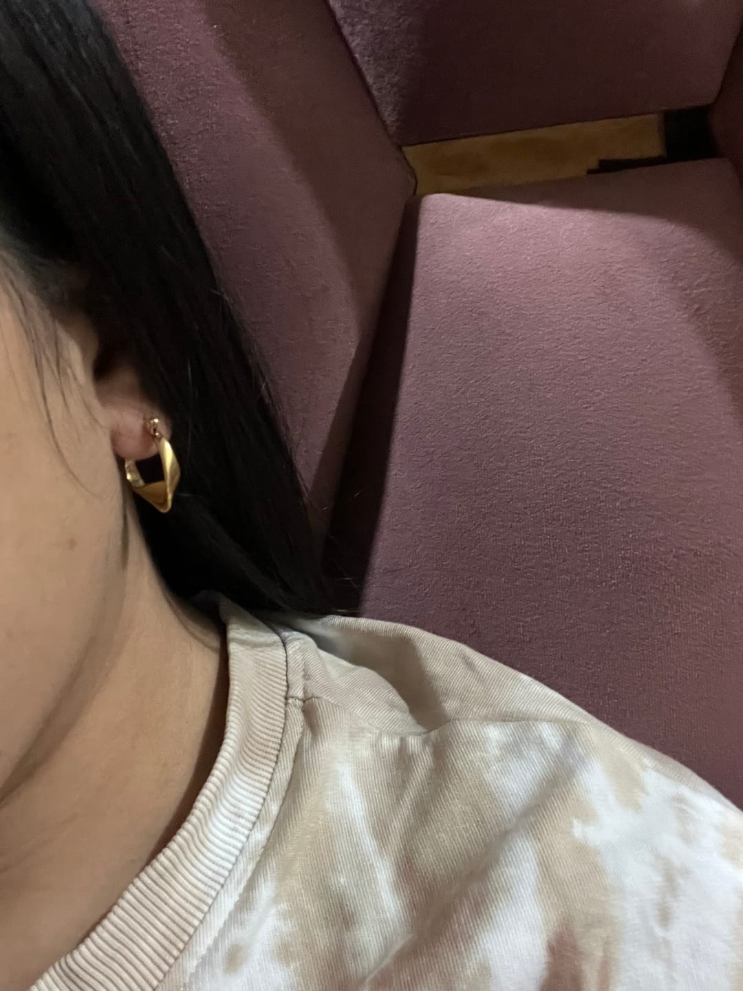 Customer photo review of Wobbly Circle Hoop Earrings
