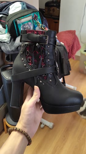 Customer photo review of Subculture niche women's boots