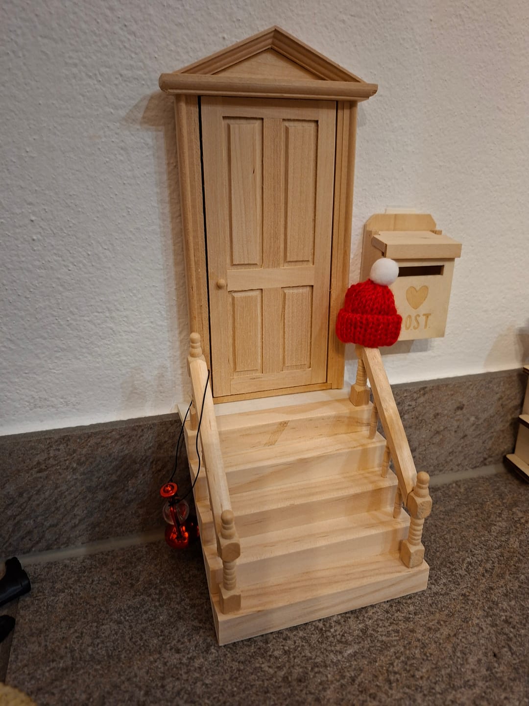 Customer photo review of Wichteltreppe – Mini-Holztreppe als Zubehör zur Wichteltür