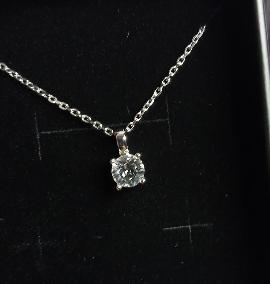 Customer photo review of Araylia 18k White Gold Plated Necklace with Solitaire Round Cut Swarovski Crystal