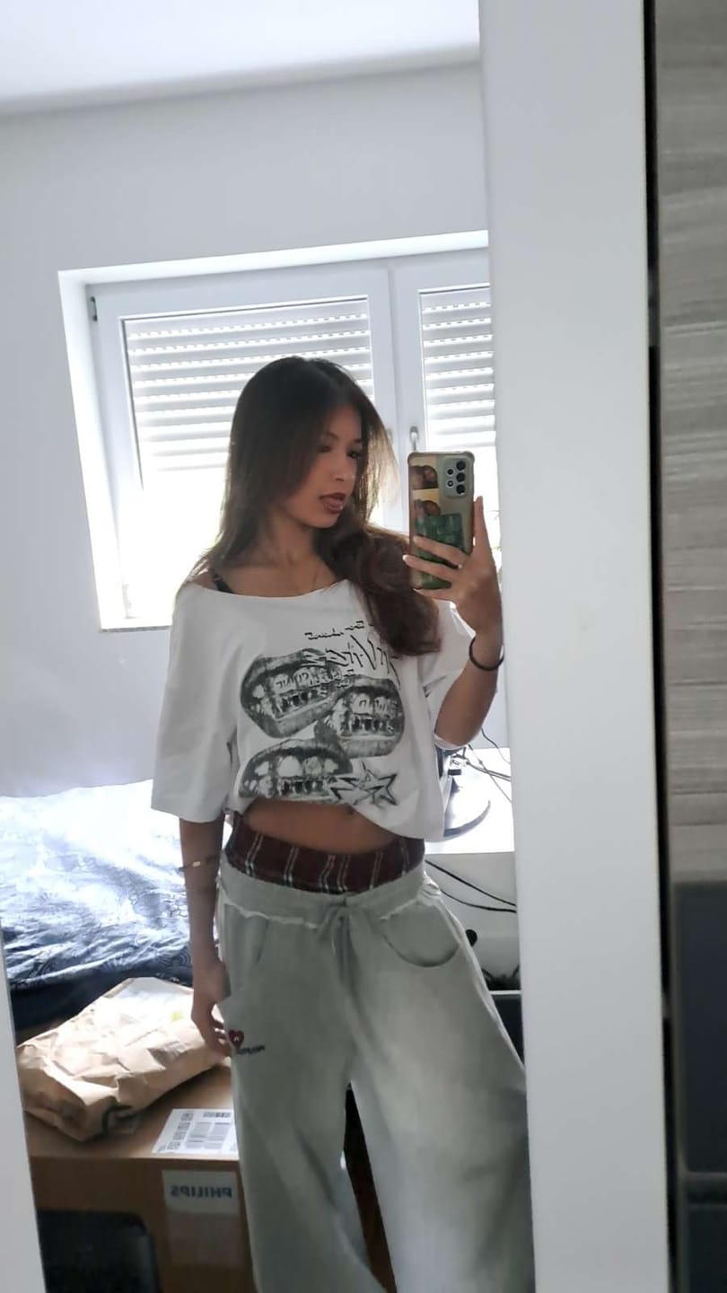Customer photo review of Aelfric Eden Double Waist Super Baggy Sweatpants