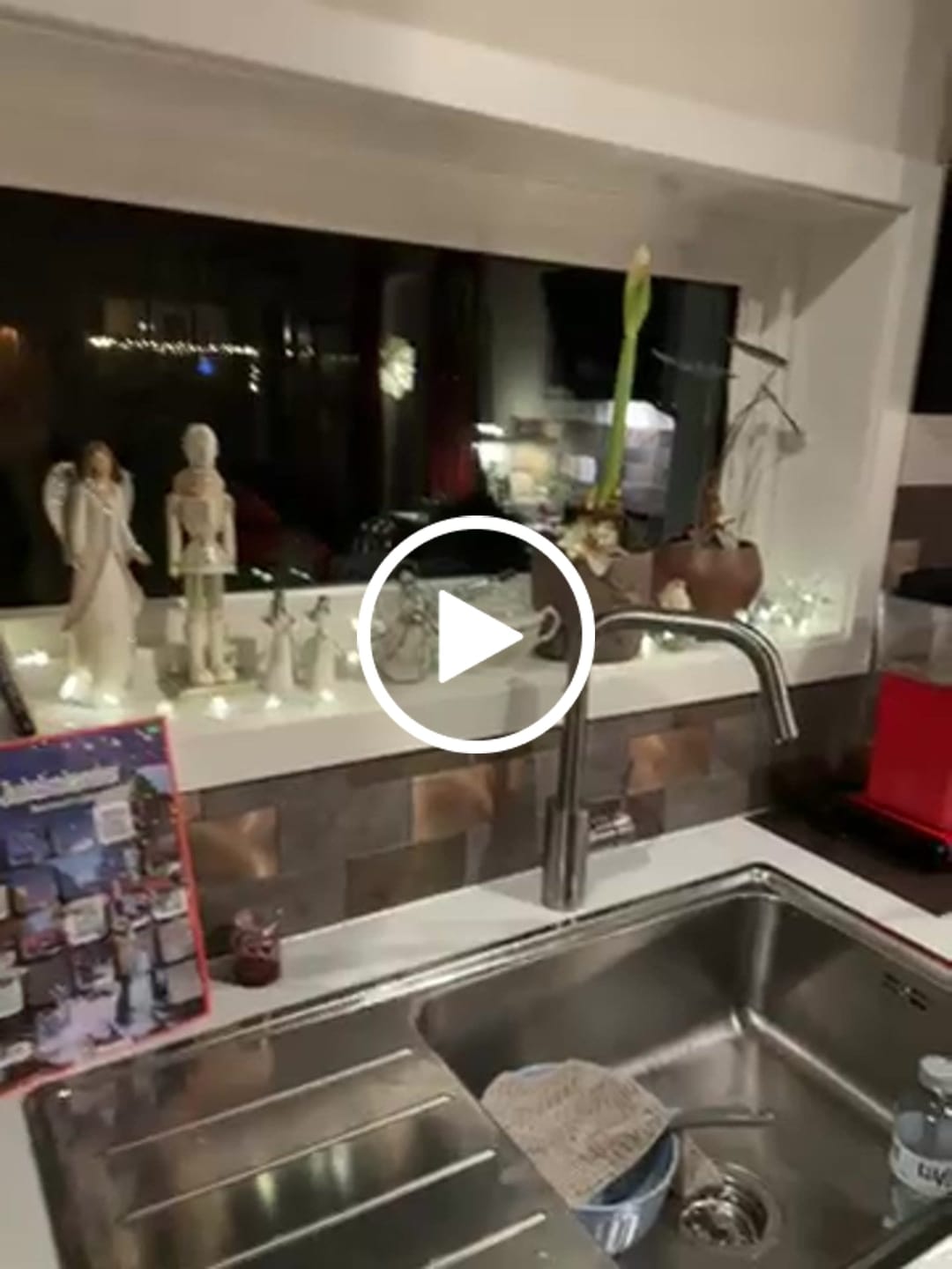 Customer video review of Bente subway selvklebende veggfliser