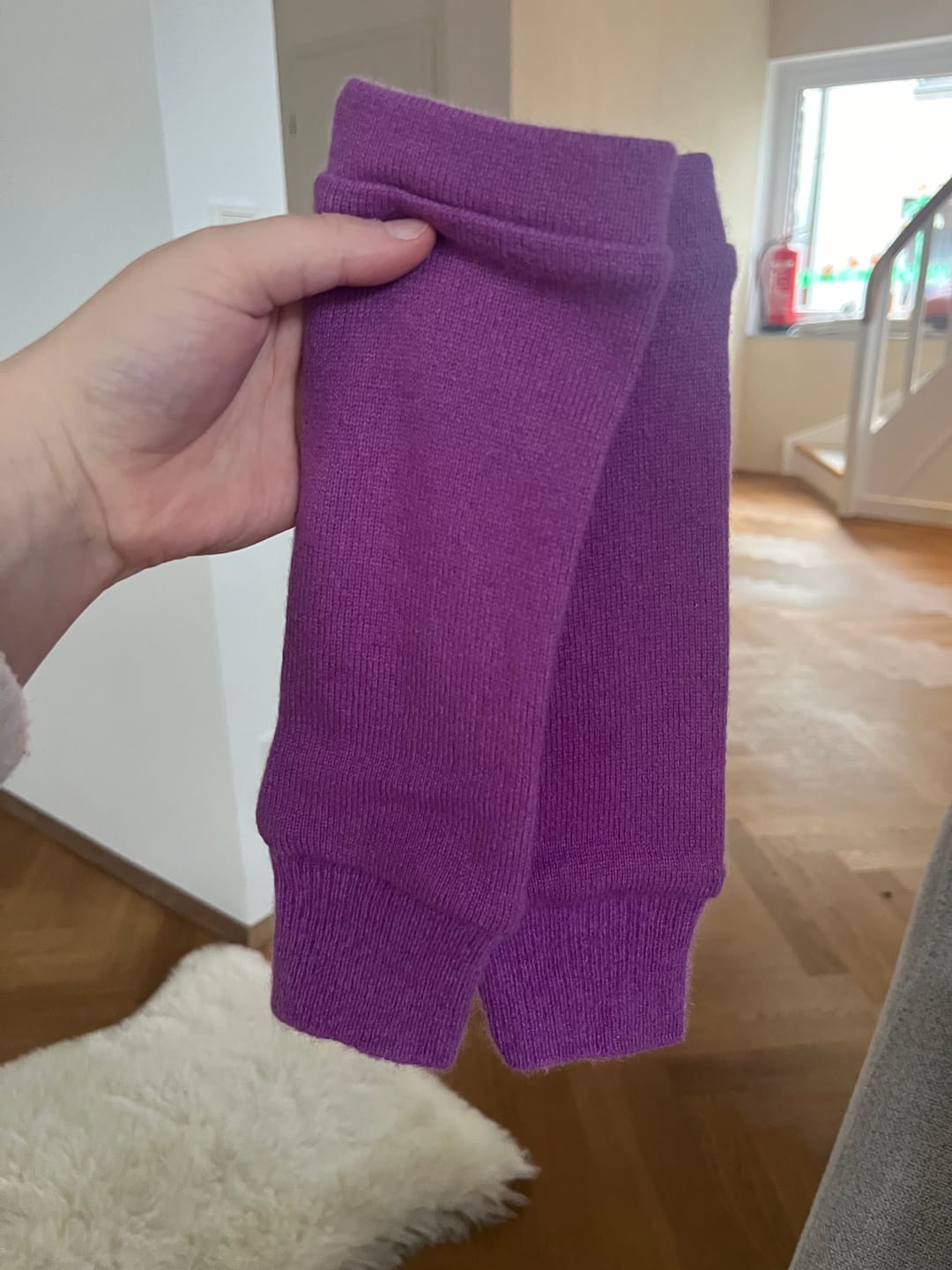 Customer photo review of Upcycling Kaschmir Stulpen Glockenblume