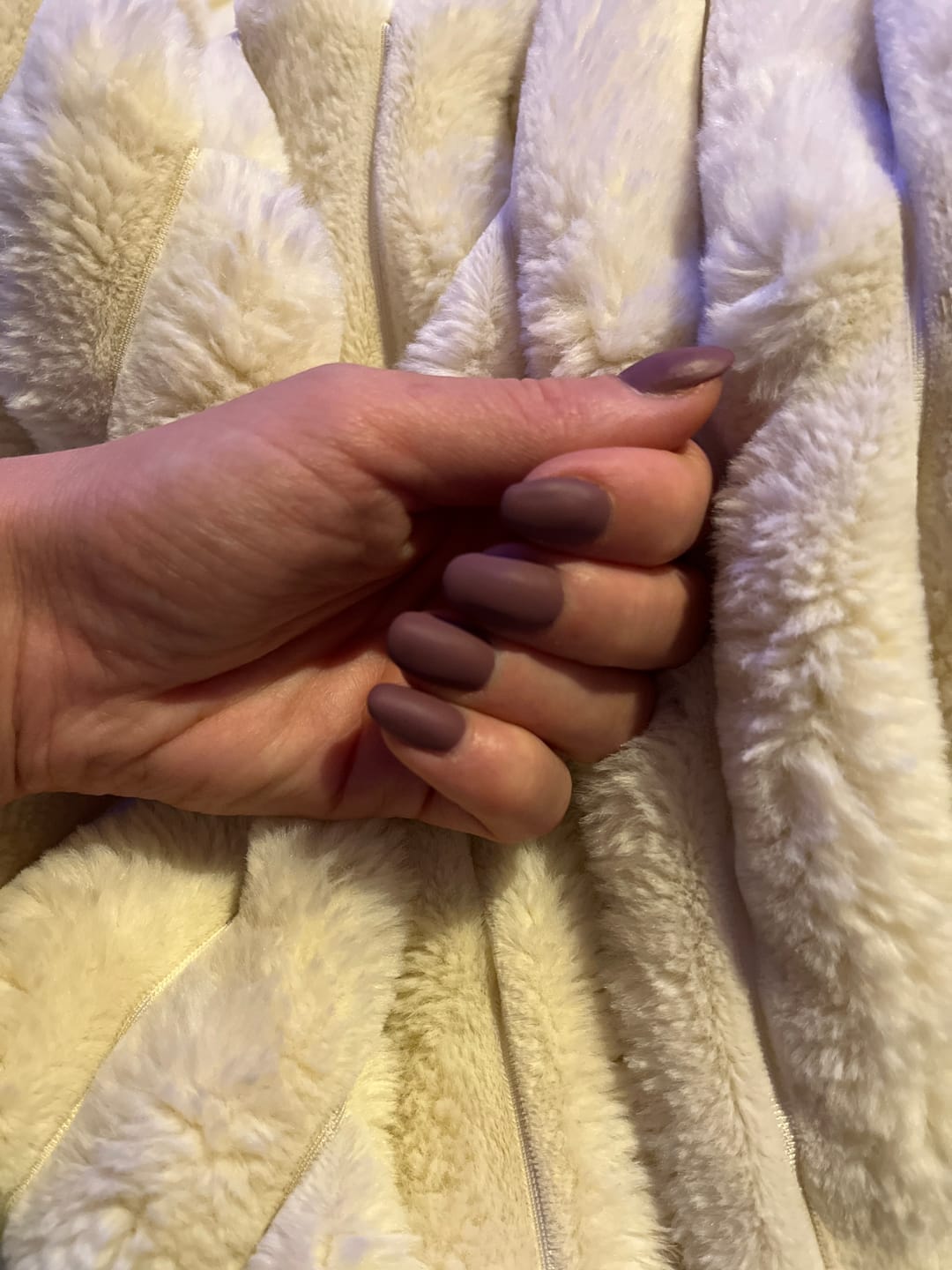 Customer photo review of Semilac UV Gel Polish Starter Set LOVE ME 48W Lamp- 3 Full Size Colours Included!