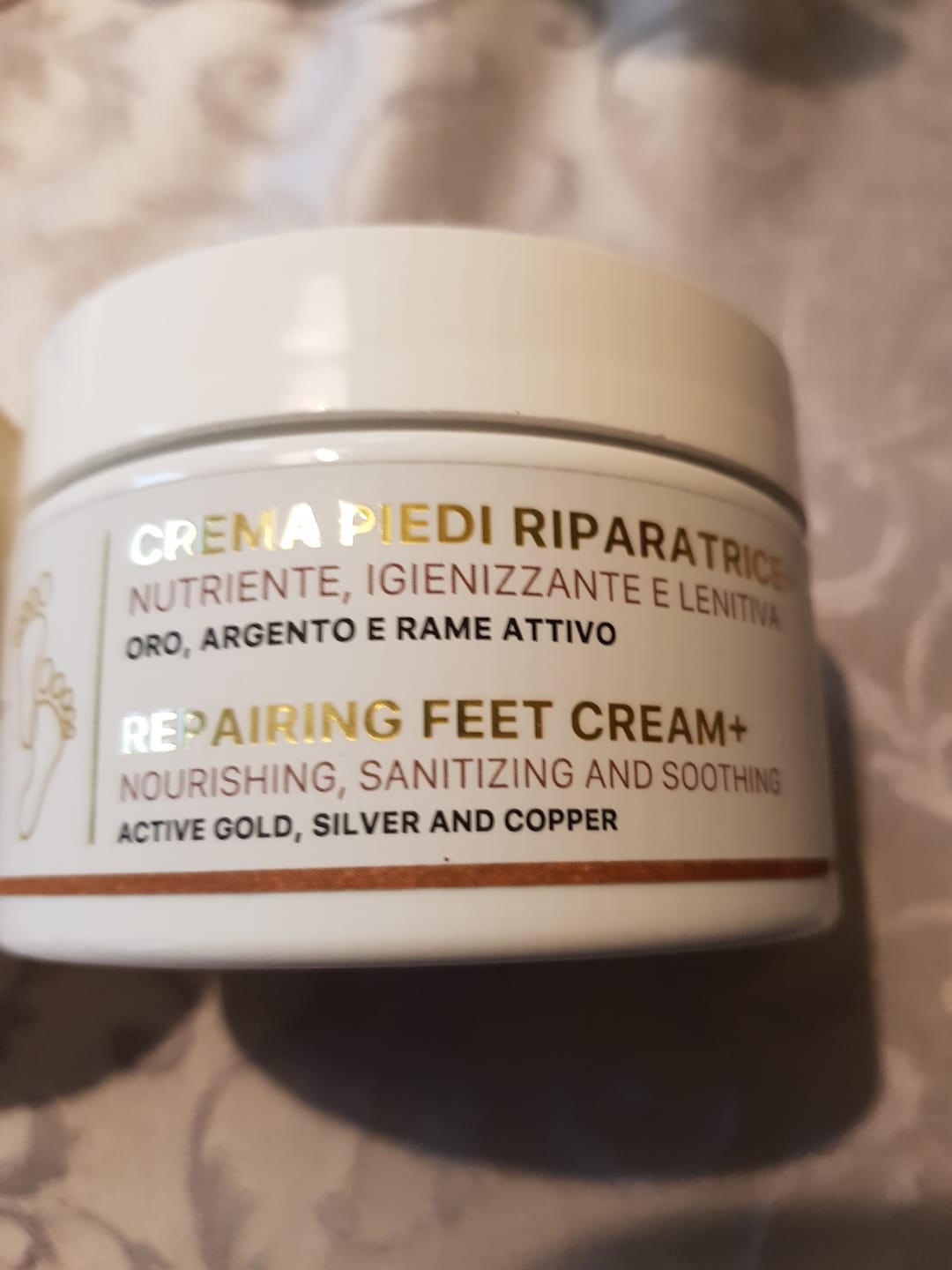 Customer photo review of Crema Piedi Riparatrice+ con Oro Puro, Argento e Rame Attivo 200 ml