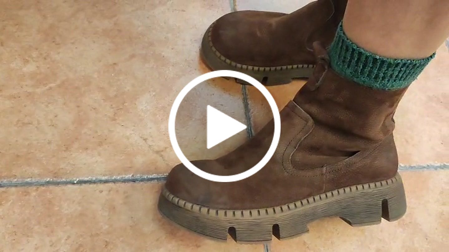 Customer video review of Women Vintage Genuine Leather Spliced Platform Boots
