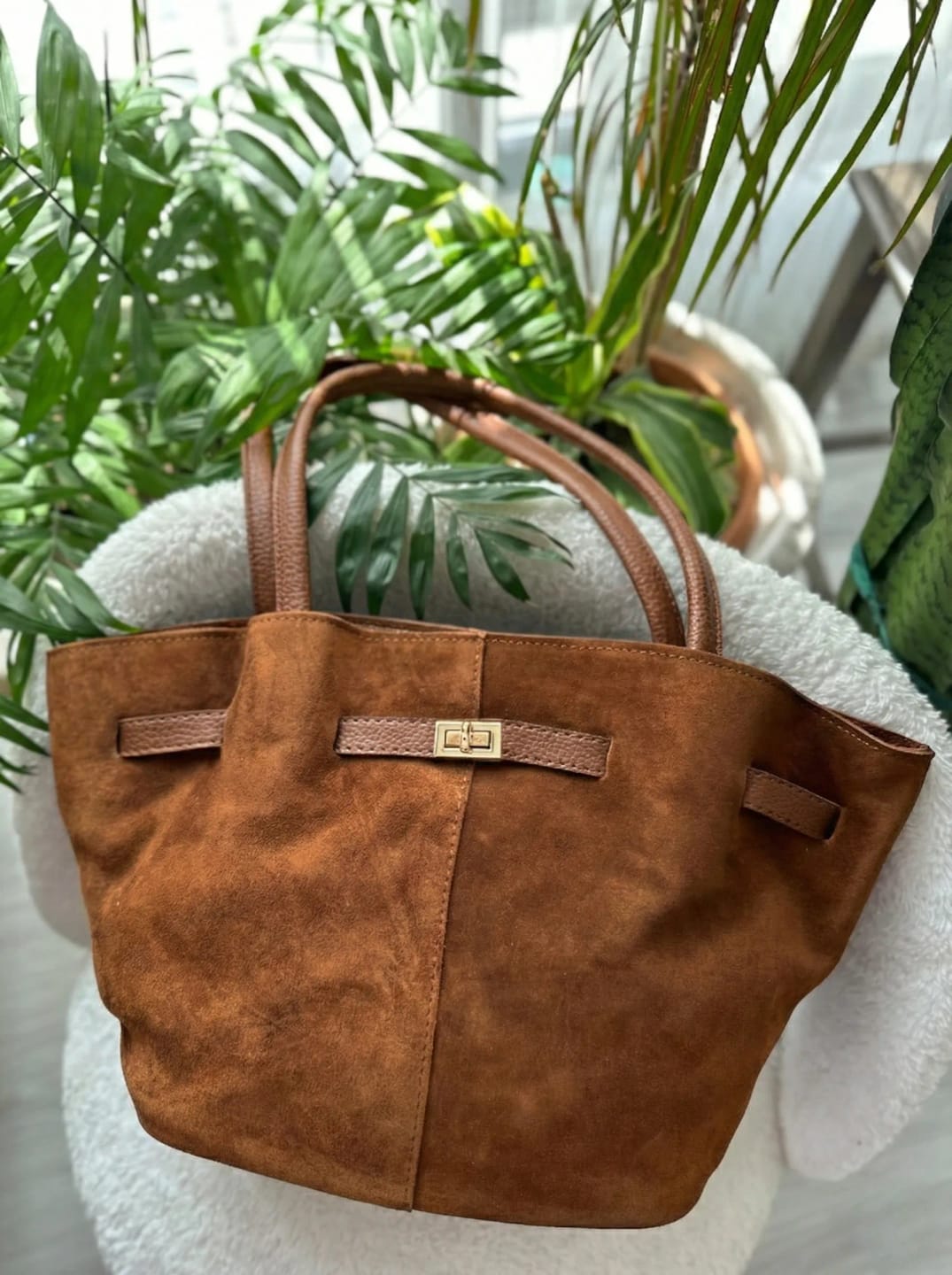 Customer photo review of Vivienne | Hakiki Süet Deri Çanta