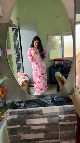 Customer photo review of Abhira Pink Mulmul Long Kurta