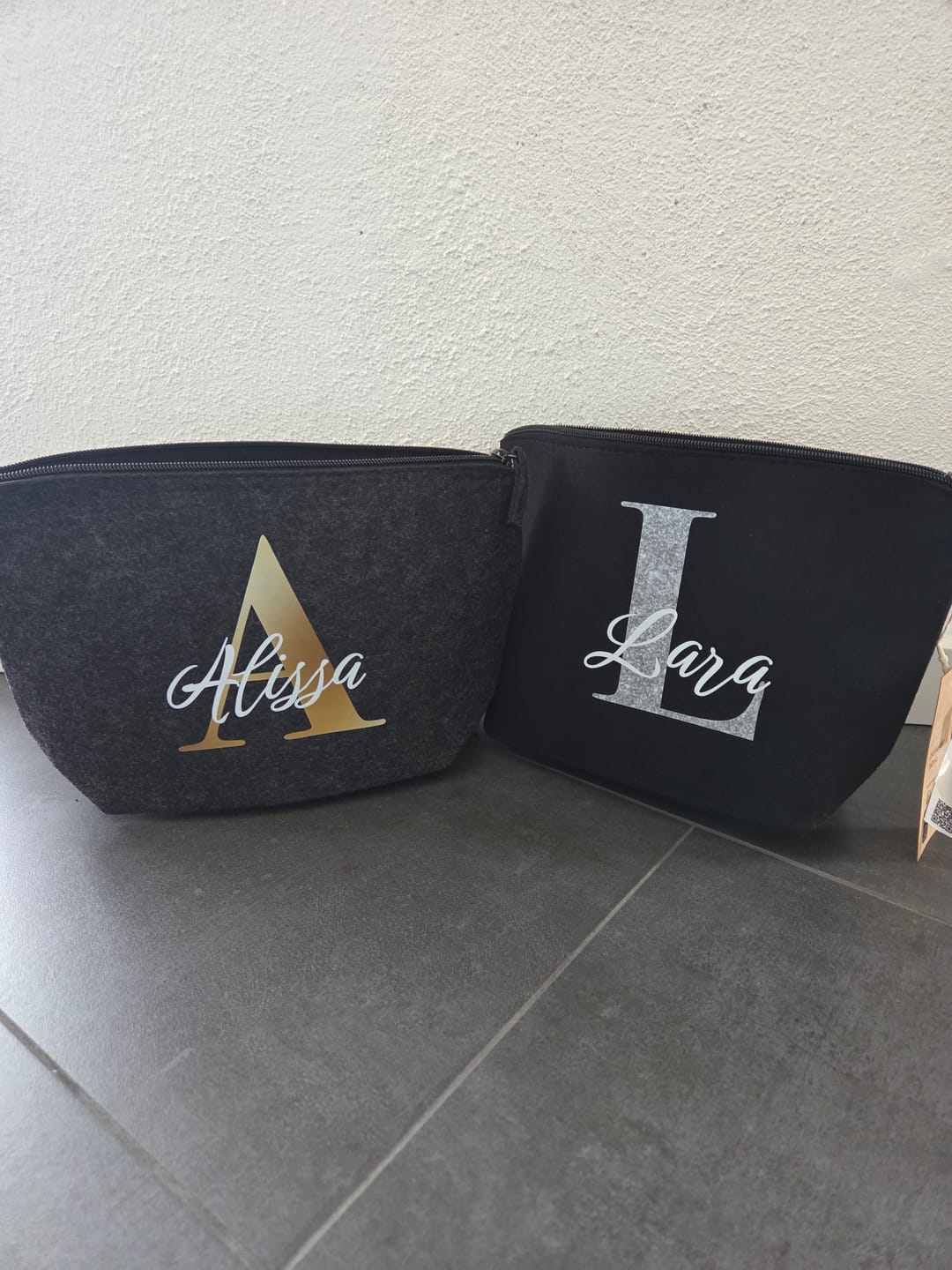 Customer photo review of Initiale - Individuelle Kosmetiktasche Filz