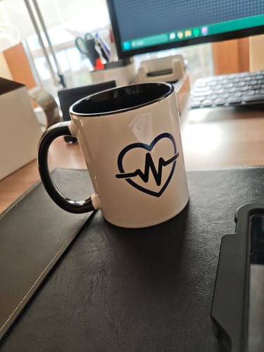 Customer photo review of TassenExpress - Becher Keramik Tasse mit Logo bedruckt 325ml Firmenlogo