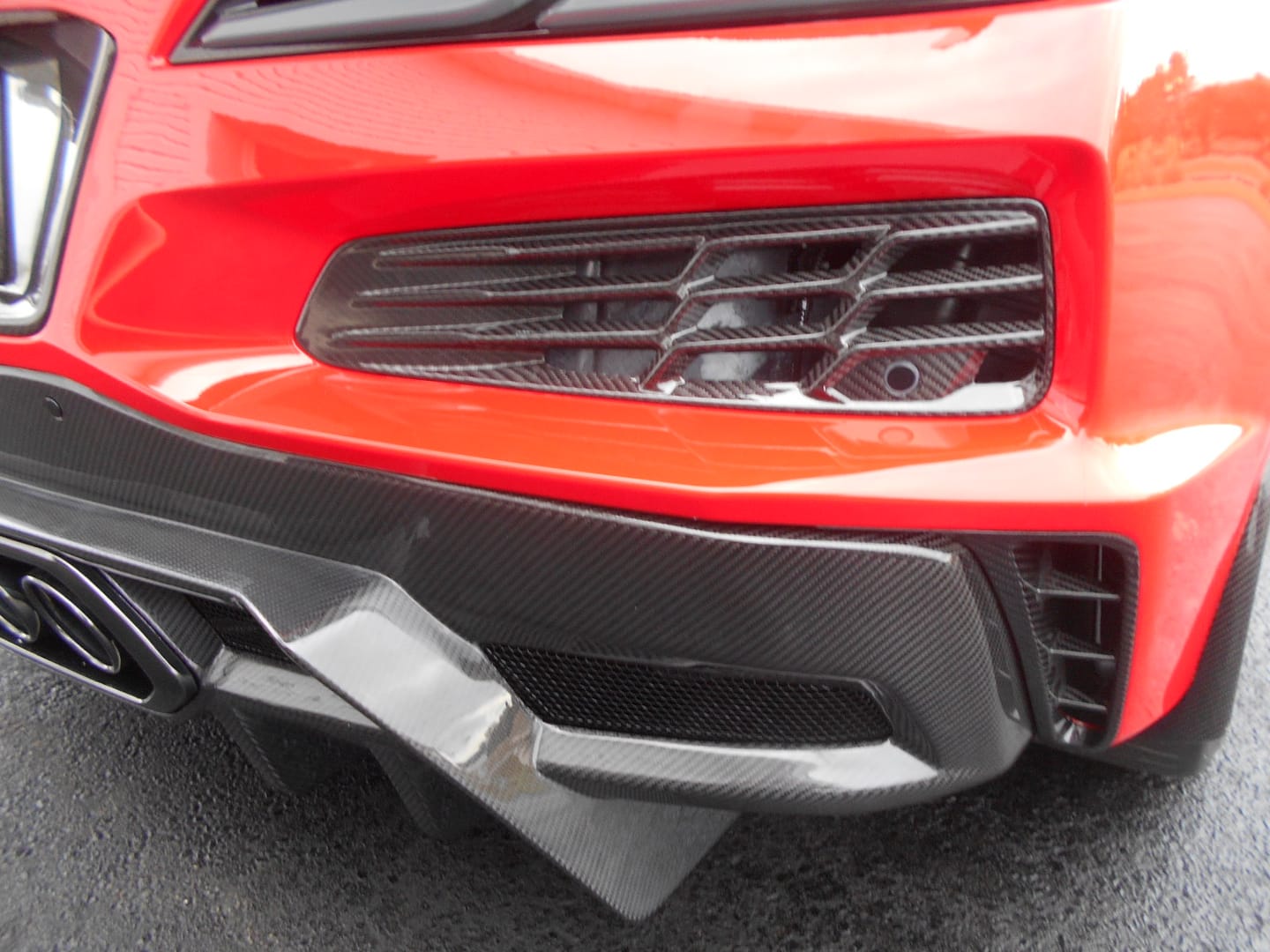Customer photo review of Chevrolet Corvette C8 Z06 Rear Side Vent Cover
