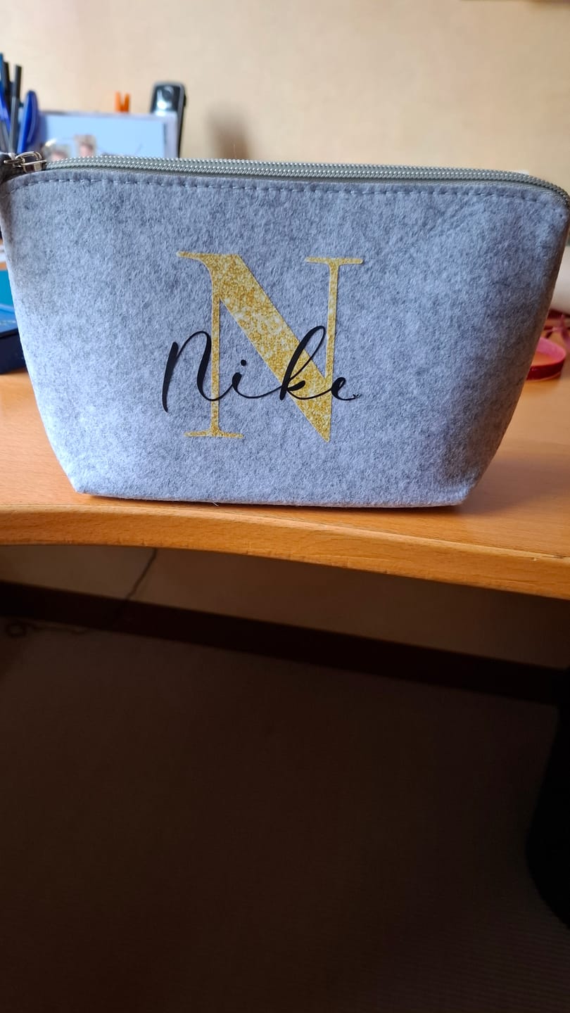 Customer photo review of Initiale - Individuelle Kosmetiktasche Filz