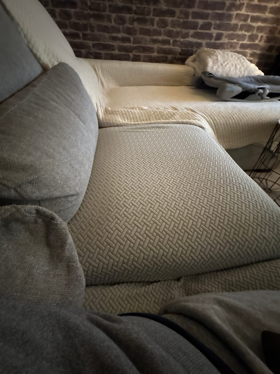 Customer photo review of EasyDrap™ Gris clair - Housse polaire pour coussins de canapé - Motif Laine