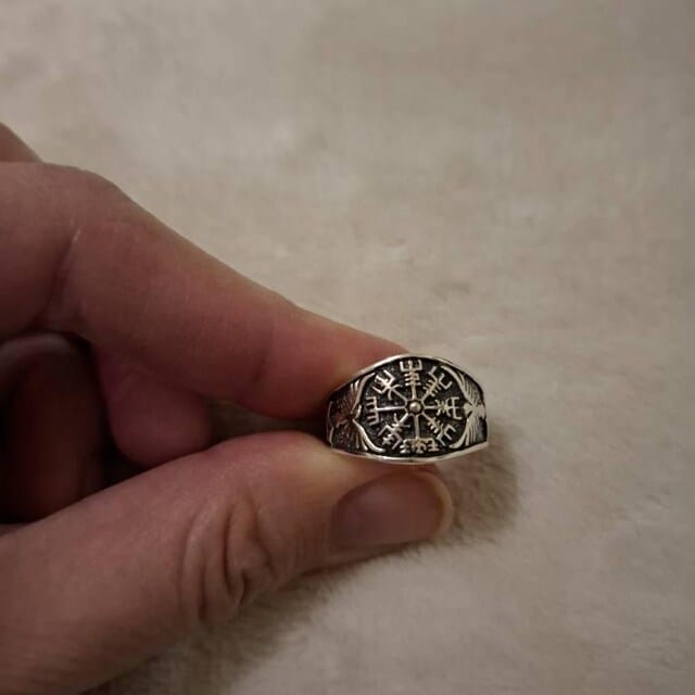 Customer photo review of 925 Sterling Silver Viking Vegvisir Ring with Raven and Runes