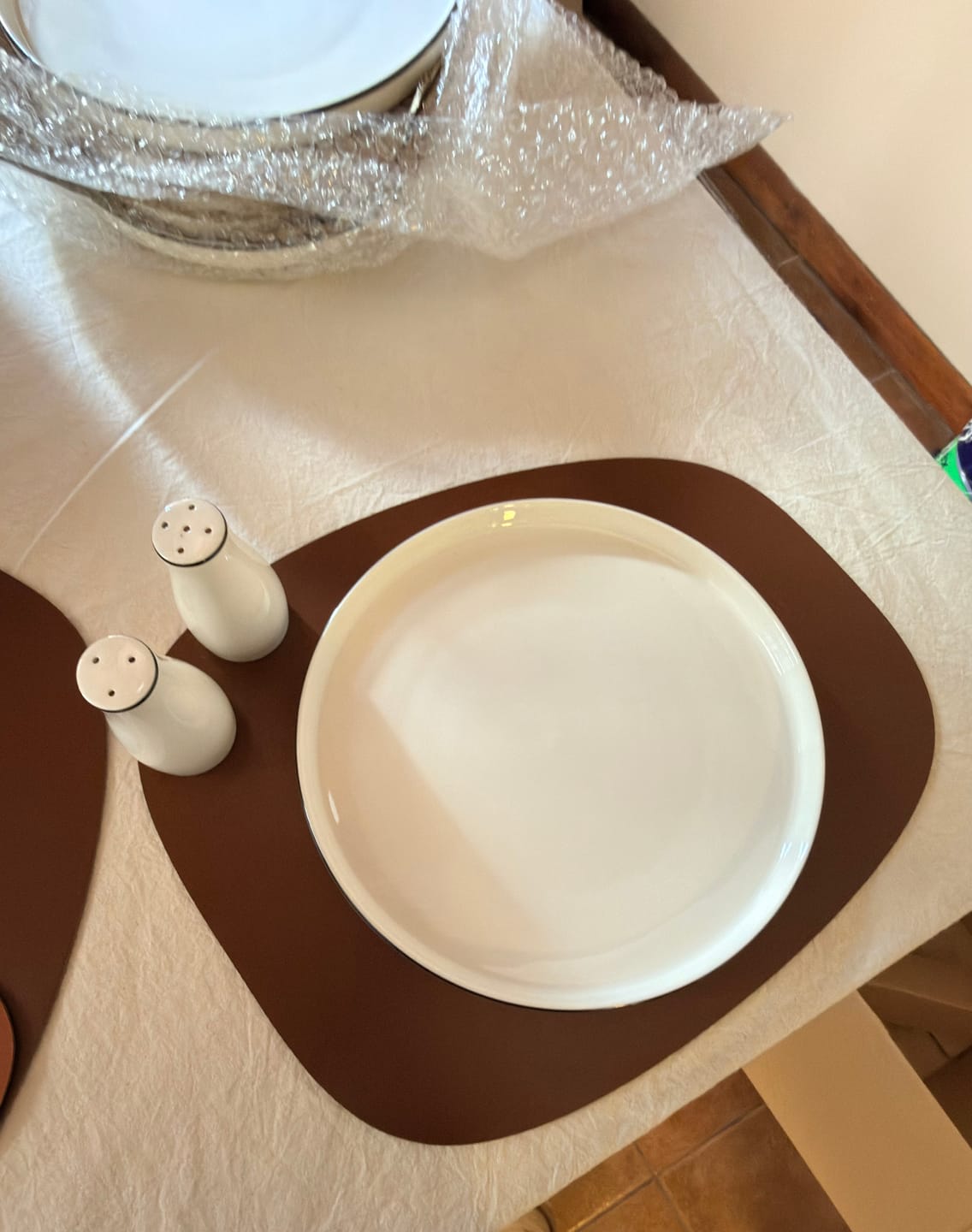 Customer photo review of Set Salt & Pepper Sakura White & Black - Salero + Pimentero