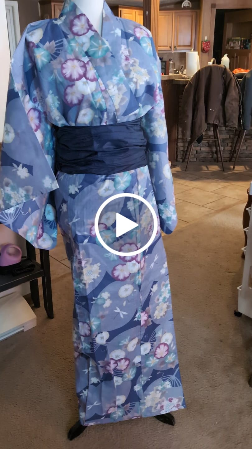 Customer video review of Yukata Kimono - Dragonfly and Flowers in Purple (Style #2654)