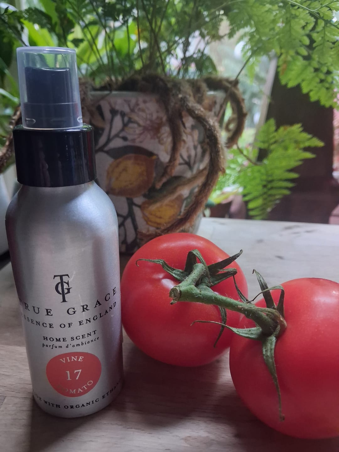 Customer photo review of Vine Tomato Room Spray
