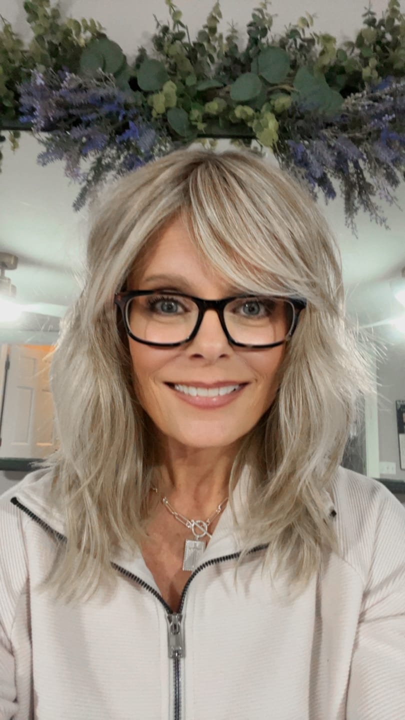 Customer photo review of PRETTY POMP - Neutral Sand Blonde*