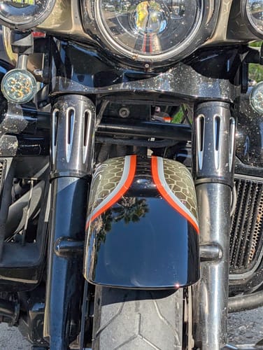 Customer photo review of HR3 Black Honeycomb Fade  Motorcycle 18" Wide Tire Front Mudguard Fender For Harley Touring Models 2014-2023
