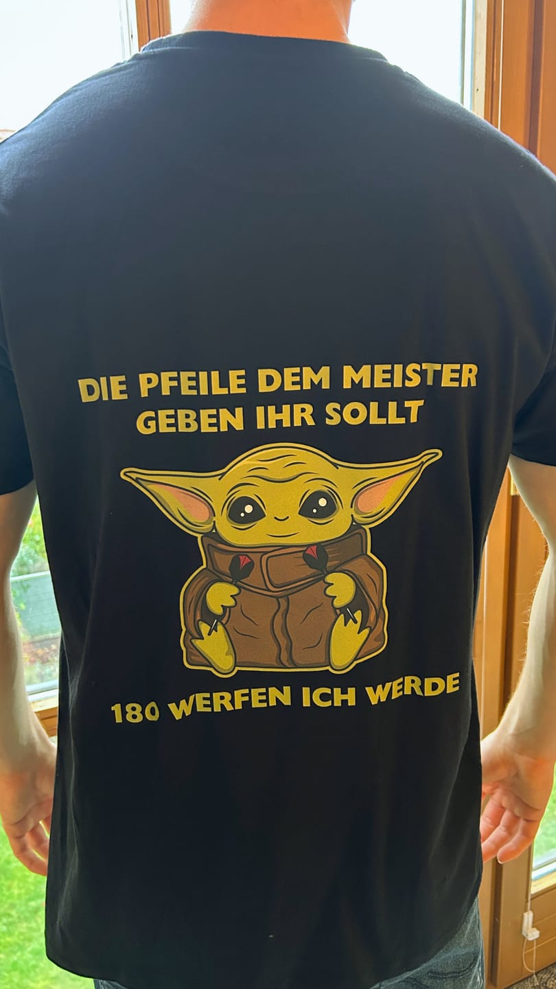 Customer photo review of Yoda Meister Rückenaufdruck | Shirt