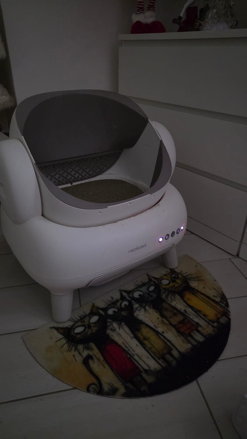 Customer photo review of Neakasa M1 Lite Open-Top Self-Cleaning Cat Litter Box