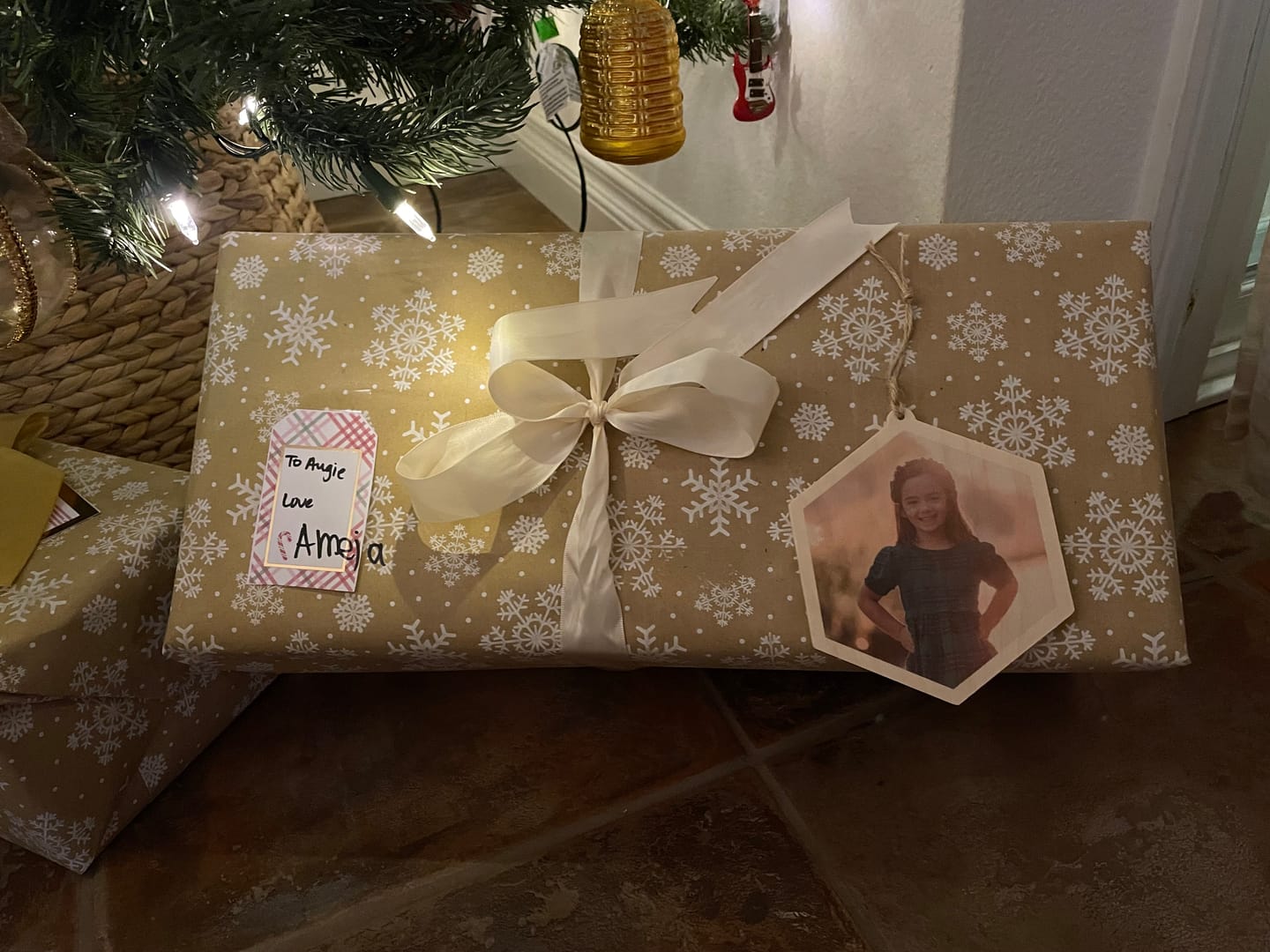 Customer photo review of Hexagon Wood Ornament Set