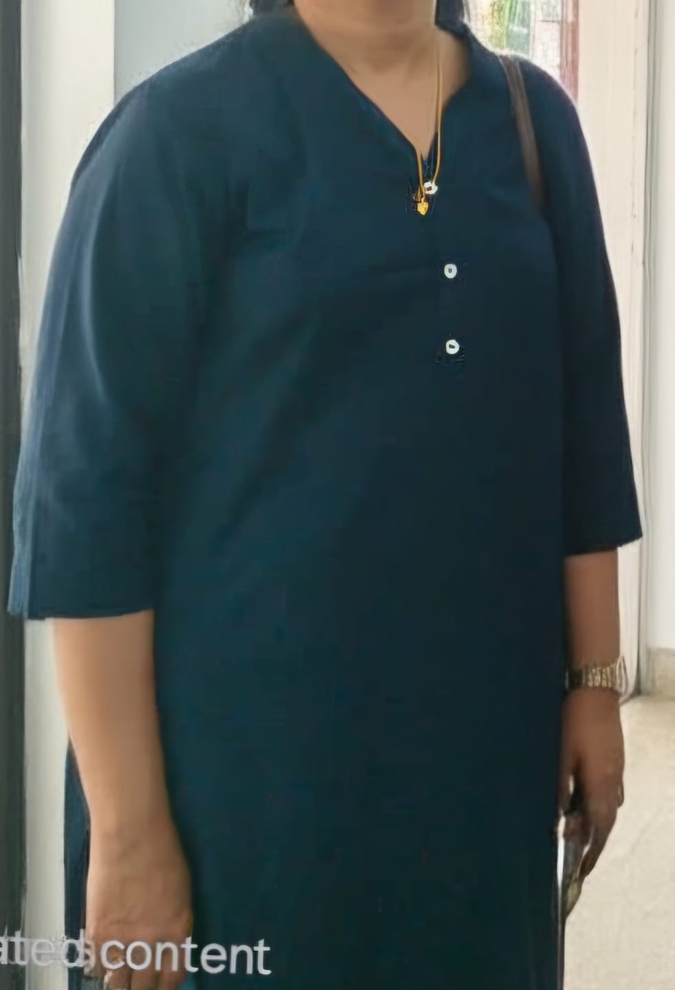 Customer photo review of Women Navy Blue Airy Linen Long Kurta