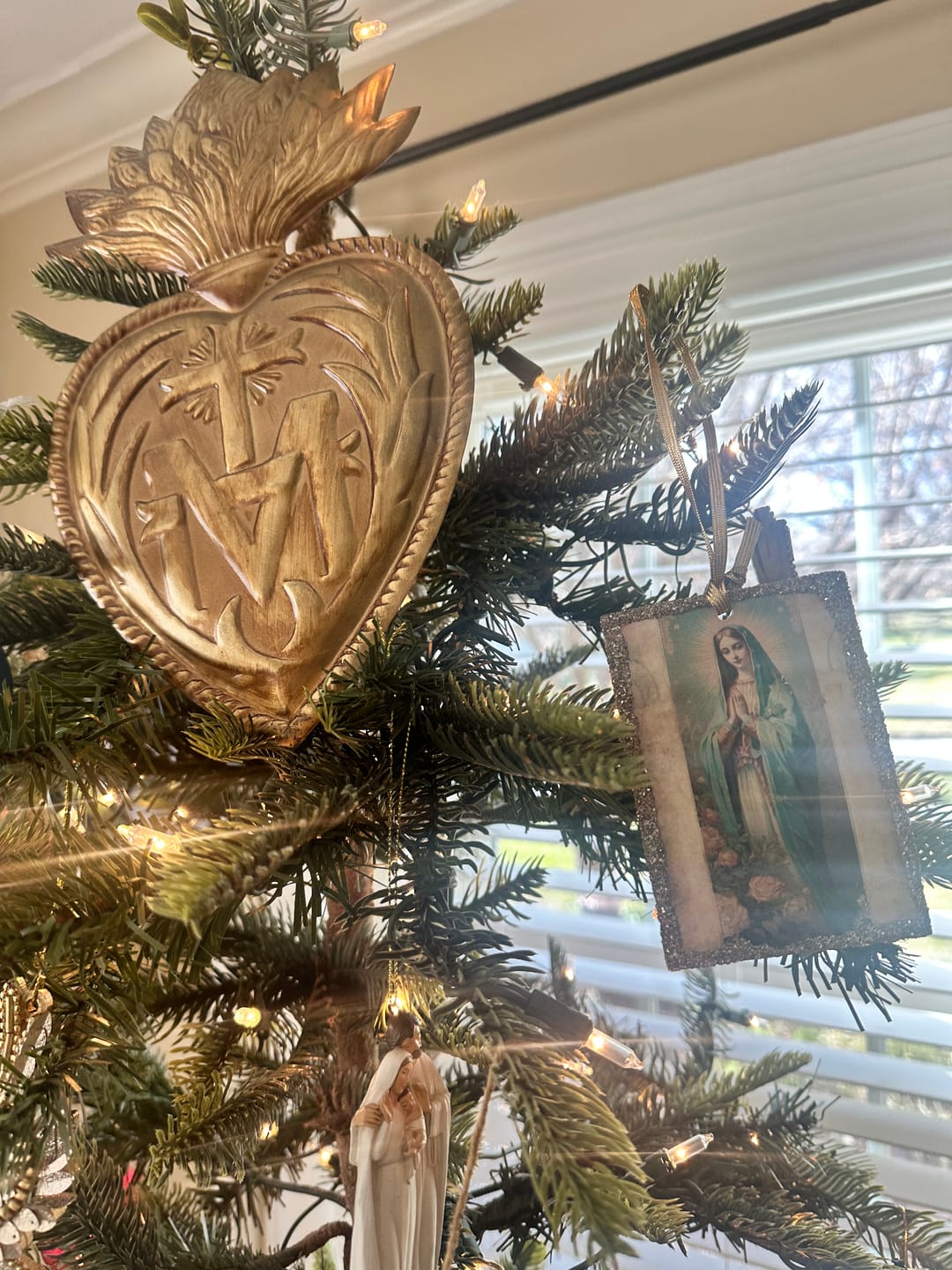 Customer photo review of To Jesus Through Mary Sacred Heart Ornament | Large