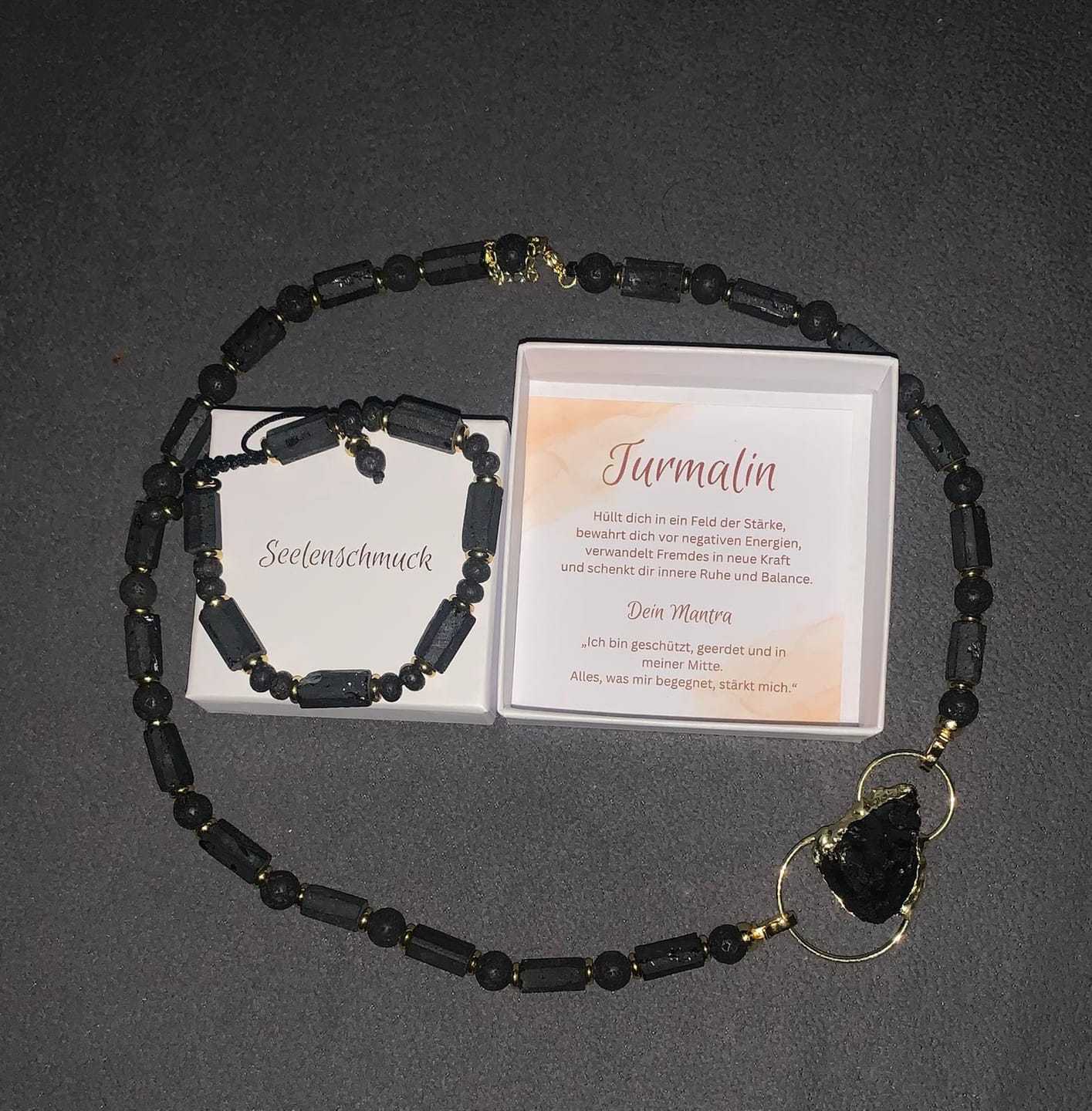 Customer photo review of Turmalin Halskette - Natursteine