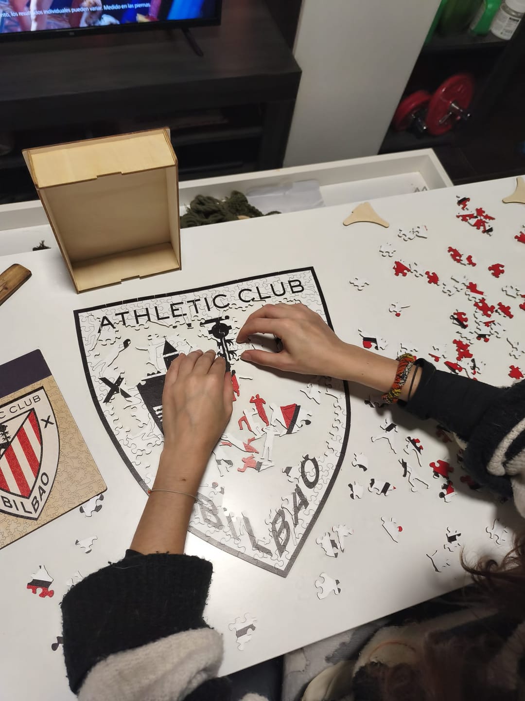 Customer photo review of Athletic Club® Logo - Puzzle de Madera